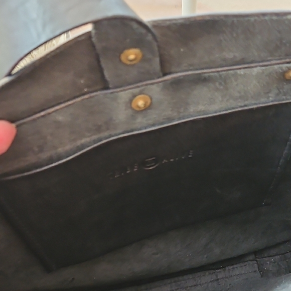 Black Leather Shoulder Bag From MAGNOLIA MARKET - Picture 8 of 8